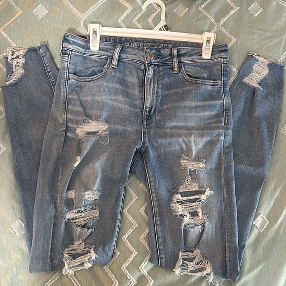 American Eagle Ripped Jeggings- size 10 X-long - Picture 3 of 6